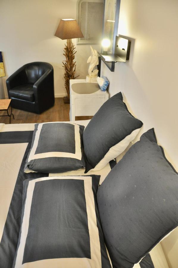 Les Chambres Tropeziennes Sanary-sur-Mer Buitenkant foto
